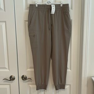 Chico’s Zenergy Woven Jogger Pant